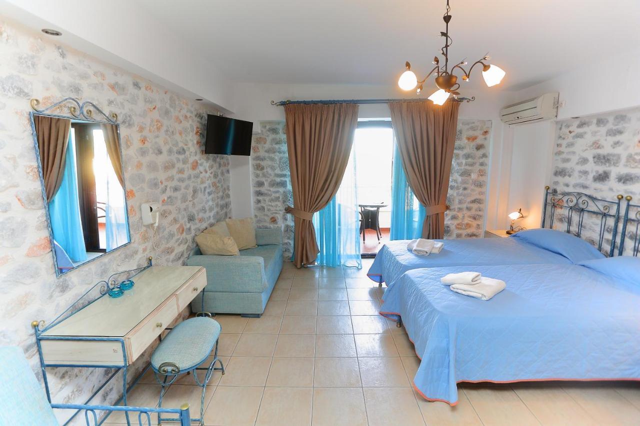 Vathi Hotel Exterior photo